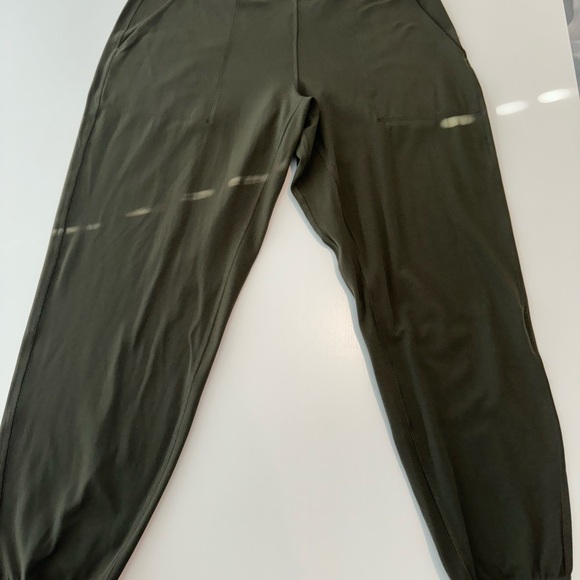 Lululemon align jogger, 28 inch, sz 10, dark olive, god used condition. - Picture 8 of 9